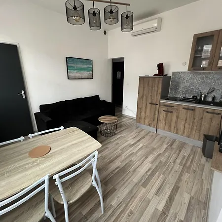 Amiens, Douillet 2-4p Apartment